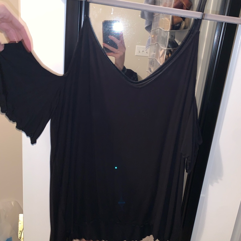 AE open shoulder blouse